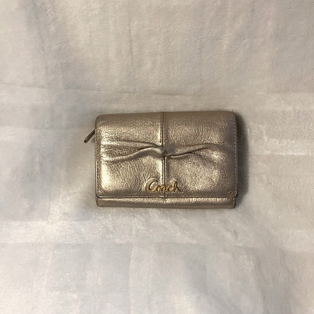 COACH “Ashley” Leather Compact Trifold Wallet w/ Zipper Coin Compartment (Gold)